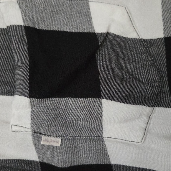 Levi's Checkered Boyfriend Shirt - Picture 4 of 6